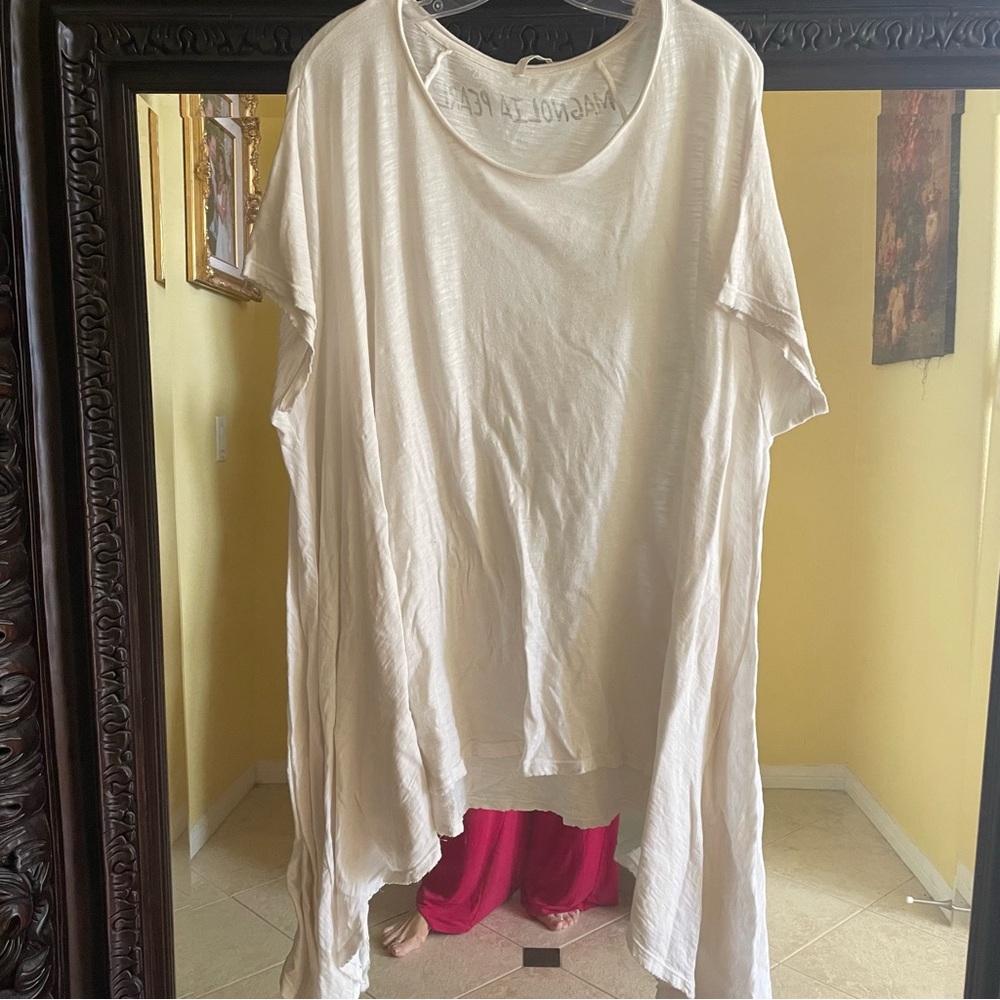 💗💗Magnolia Pearl Jett White Asymmetrical Top OS